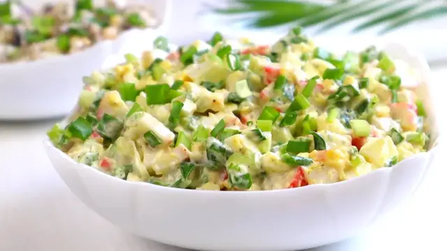 Вкусный салат из крабовых палочек