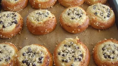 Ватрушки с паслёном к чаю