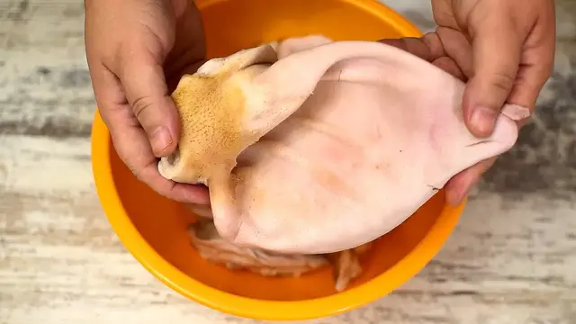 Вкусная и сытная закуска из свиных ушей 