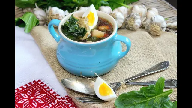 Зелёный борщ со свининой