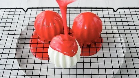 Муссовые пирожные с апельсином и манго