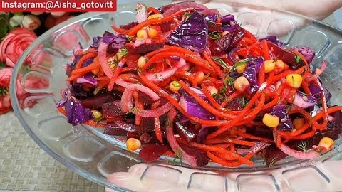 Лёгкий салат со свёклой и корейской морковкой