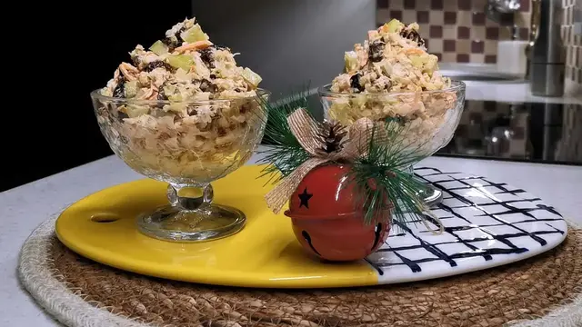 Праздничный салат "Лакомка"