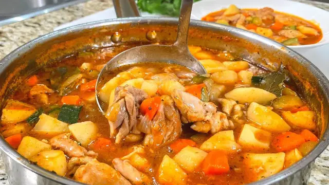 Жаркое с курицей и картошкой 