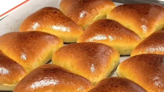 Пирожки со сливами
