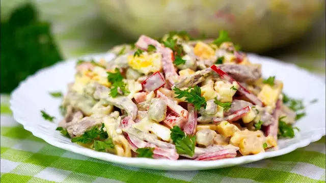 Безумно вкусный салат с болгарским перцем