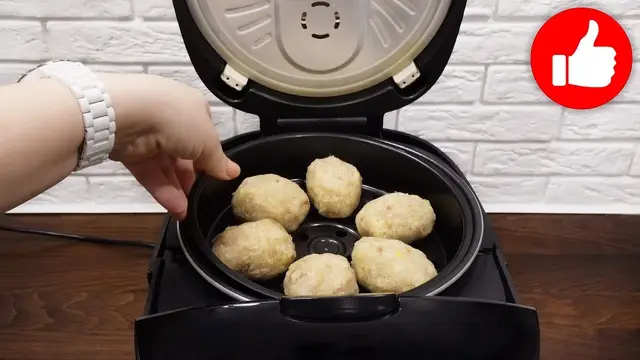 Рыбные котлеты с сыром на пару в мультиварке