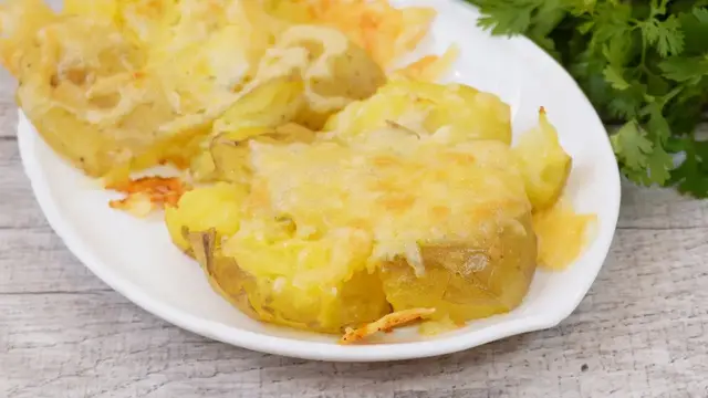 Молодой картофель в духовке