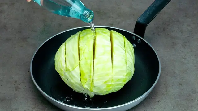 Котлеты из капусты с острым соусом