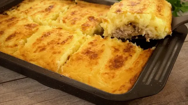 Картофельная запеканка с салатом из свёклы