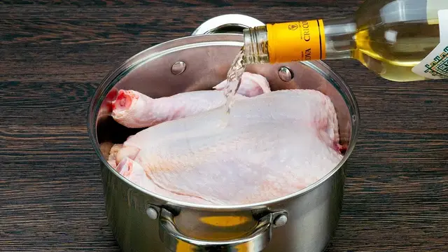 Вкусная курица в вине