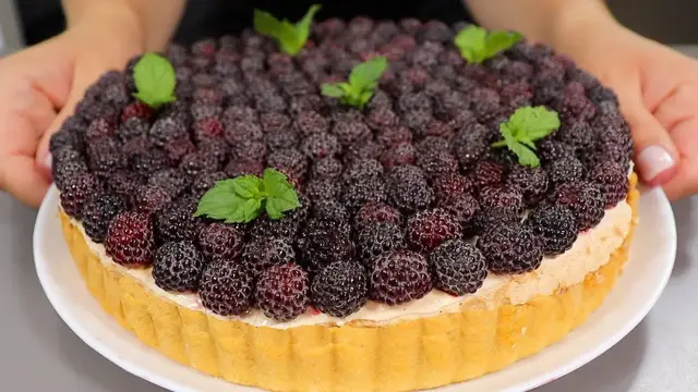 Шикарный пирог с ягодами