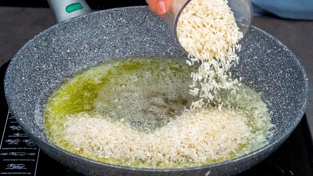 Самый вкусный рис на сковороде