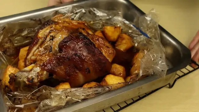 Мясо в рукаве с картошкой 