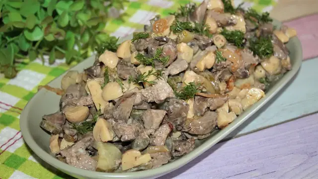 Очень вкусный салат с печенью