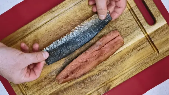 Необычный салат с горбушей