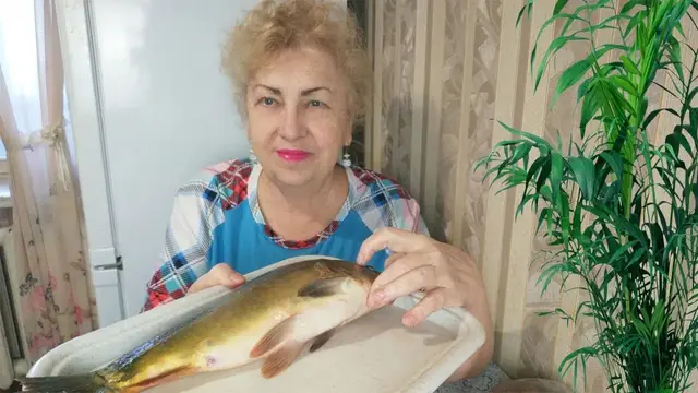 Хрустящий жареный карп на обед