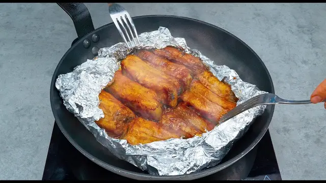 Жаренные свиные ребрышки