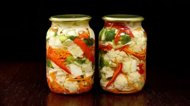 Быстрая и самая вкусная маринованная капуста на зиму и на сеийчас