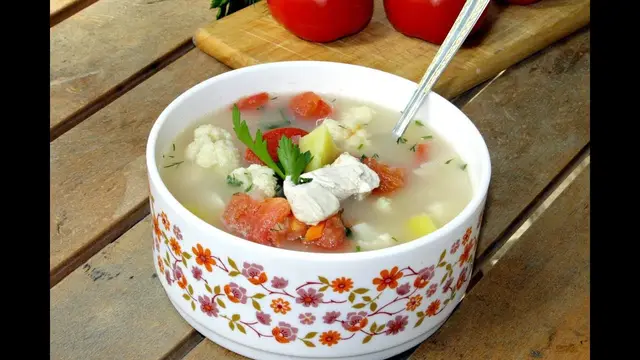 Куриный суп с цветной капустой
