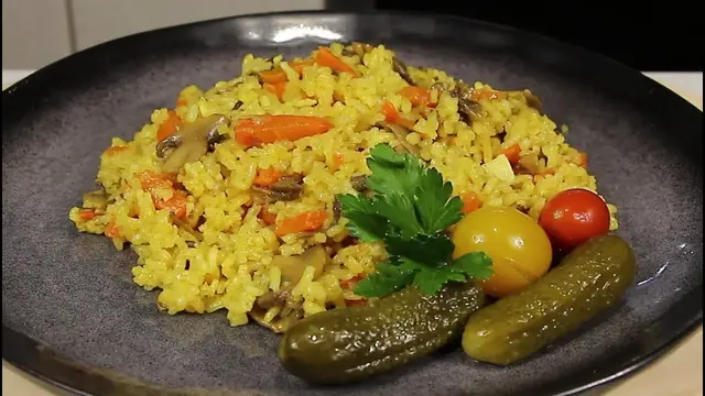 Постный плов с грибами 