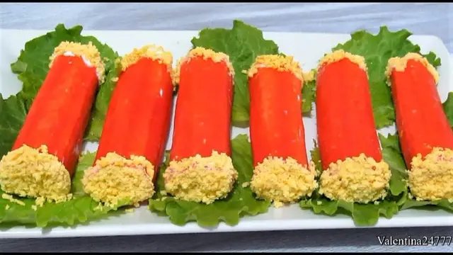 Праздничные рулетики из крабовых палочек 