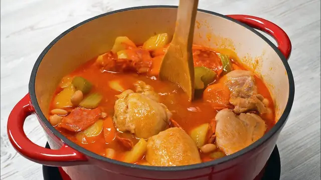 Куриное рагу с овощами и фасолью 