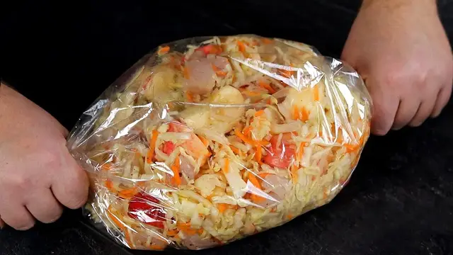 Курица с капустой в духовке