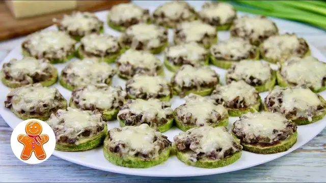 Оригинальная горячая закуска из кабачков и шампиньонов