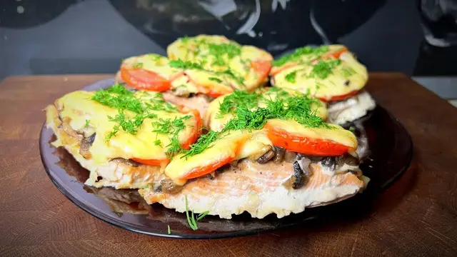 Сочная Горбуша в духовке с грибами и сыром
