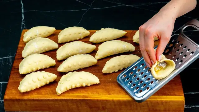 Слойка с ветчиной и сыром