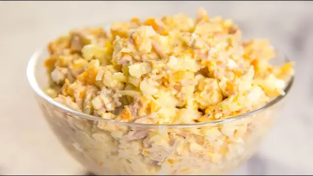 Праздничный салат Мимоза с тунцом