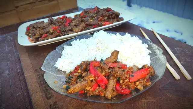 Говядина по-азиатски в казане с овощами
