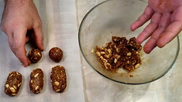 Домашние конфеты с арахисом и финиками