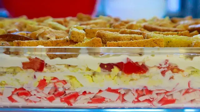 Нереально вкусный крабовый салат