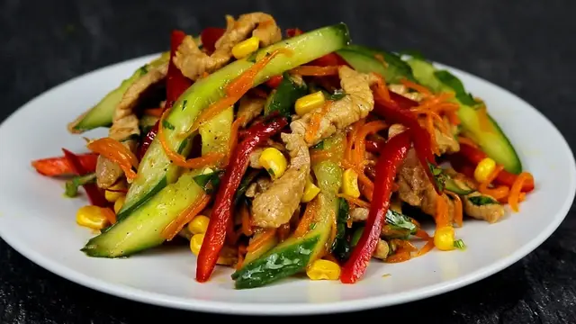 Обалденно вкусный салат из самых простых продуктов