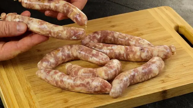 Вкусный ужин из колбасок и картошки