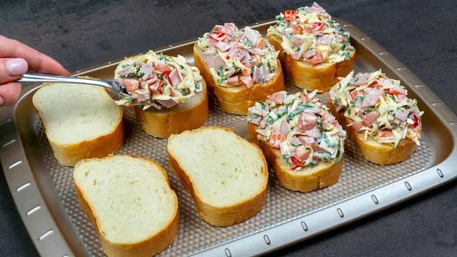Бутерброды с моцареллой и ветчиной