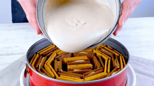 Вкуснейший торт из печенья