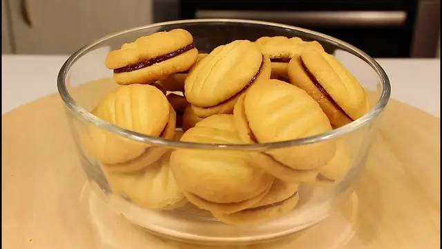 Песочное печенье с повидлом без яиц и соды