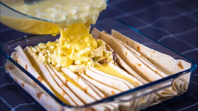 ленивый пирог с творогом и изюмом