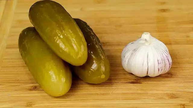 Вкусный закусочный салат