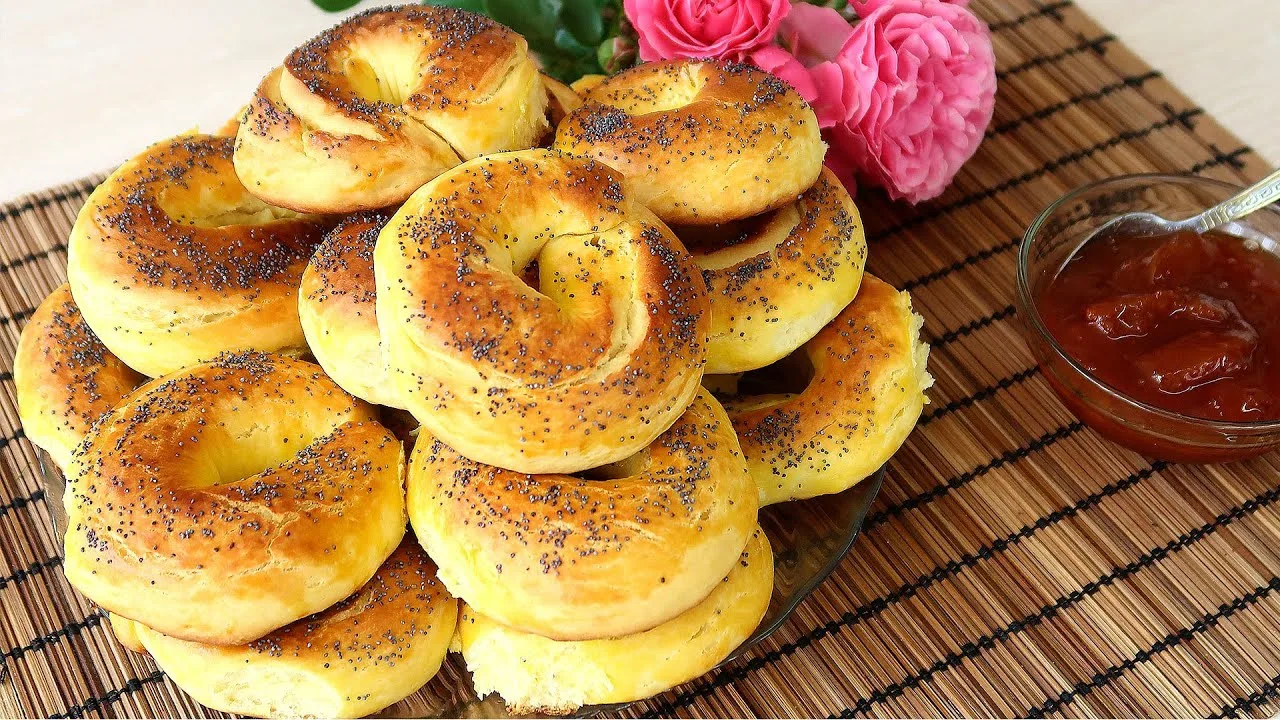 Сдобные бублики с маком в духовке