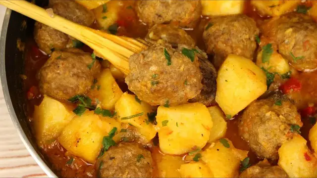 Простые и вкусные тефтели с картошкой