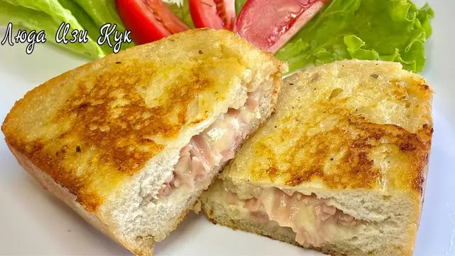 Хрустящие гренки на завтрак с сыром и ветчиной