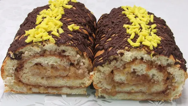 Яблочный рулет в духовке