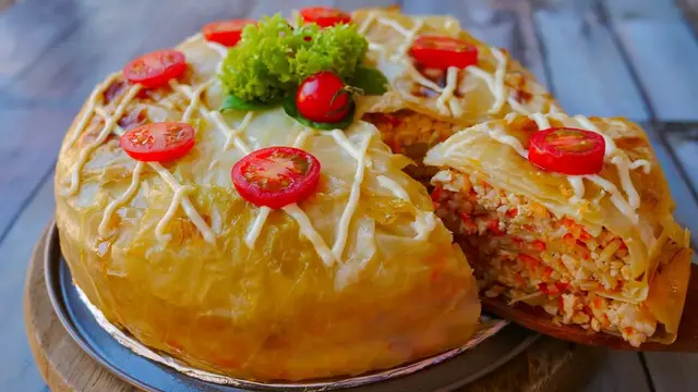 Ленивый пирог с капустой, рисом и куриным фаршем 