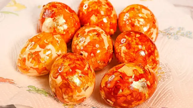 Как красиво покрасить яйца без красителей и варки на пасху