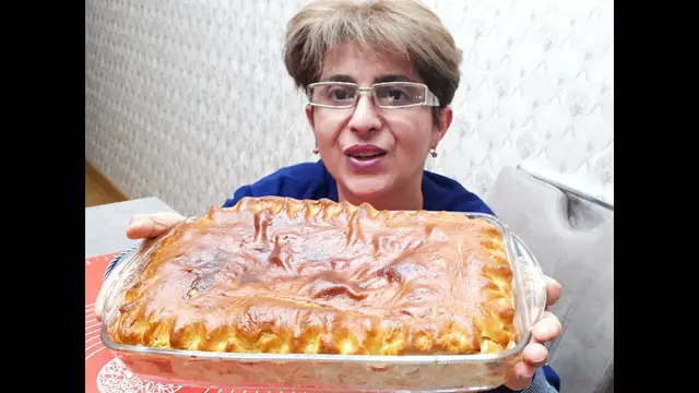 Пирог с картошкой, луком и сыром на дрожжевом тесте
