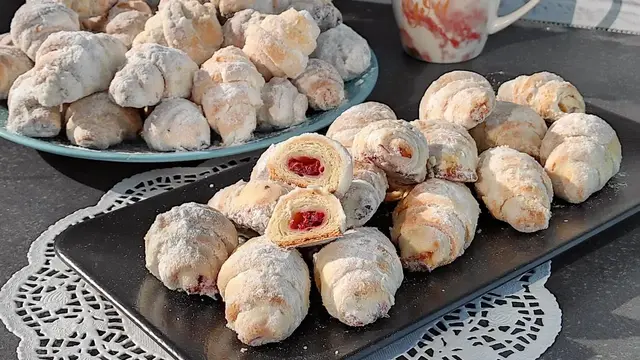 Рогалики на сметане и свином жире